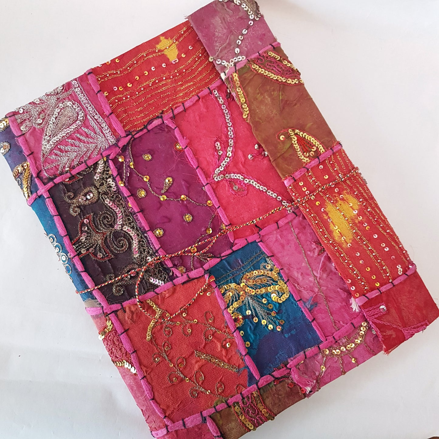 Livre d'or de journal patchwork fuchsia et rouge XL. Couverture rigide reliée en tissu.