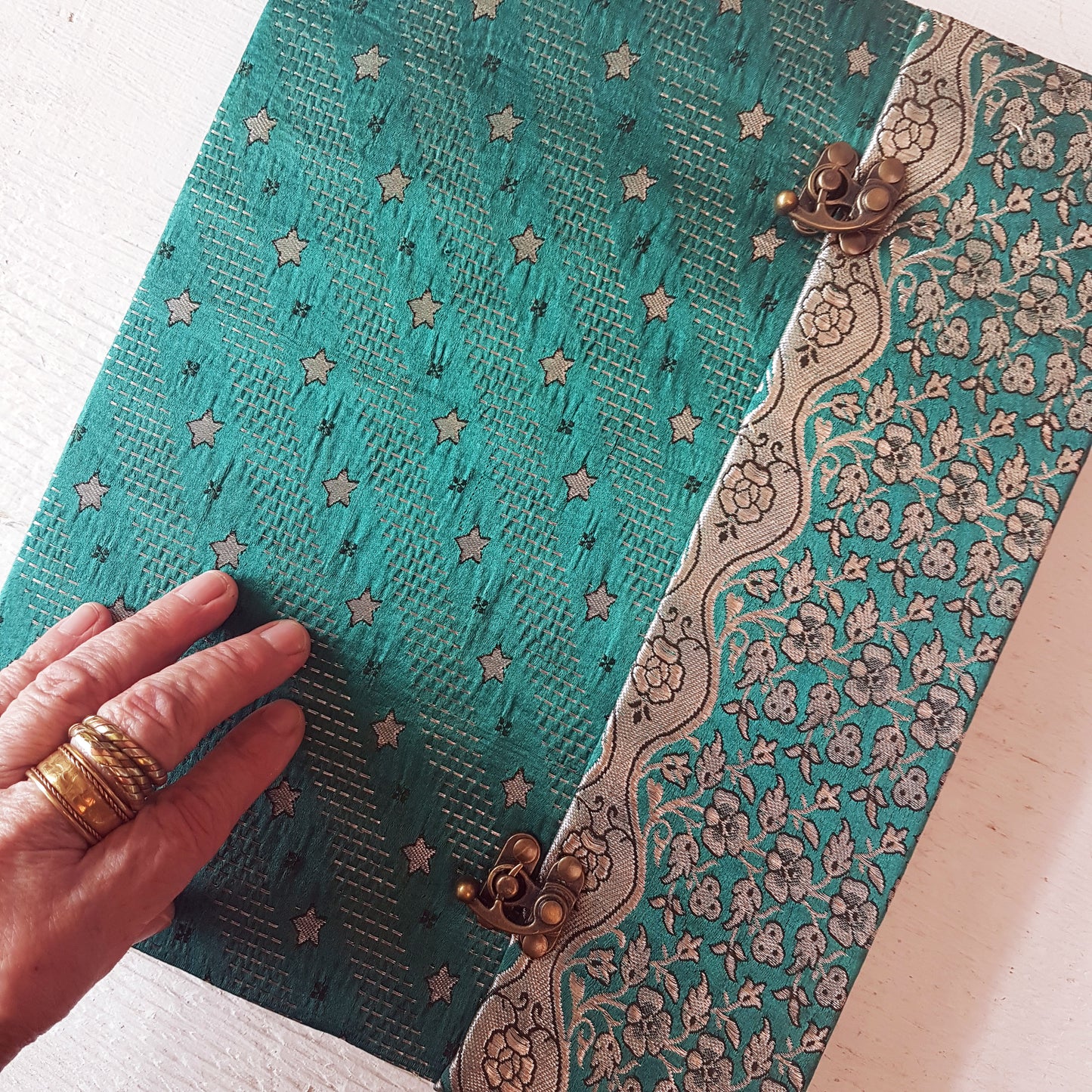 Silk guest book XL for celebrations & receptions.