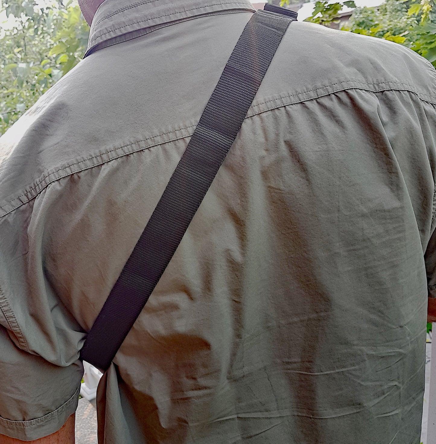 Sac banane à bandoulière. Ceinture de poche en bandoulière. S'ajuste à 48 pouces. Gardez votre équipement sain et sauf : portefeuille, téléphone portable. Neutre de genre.