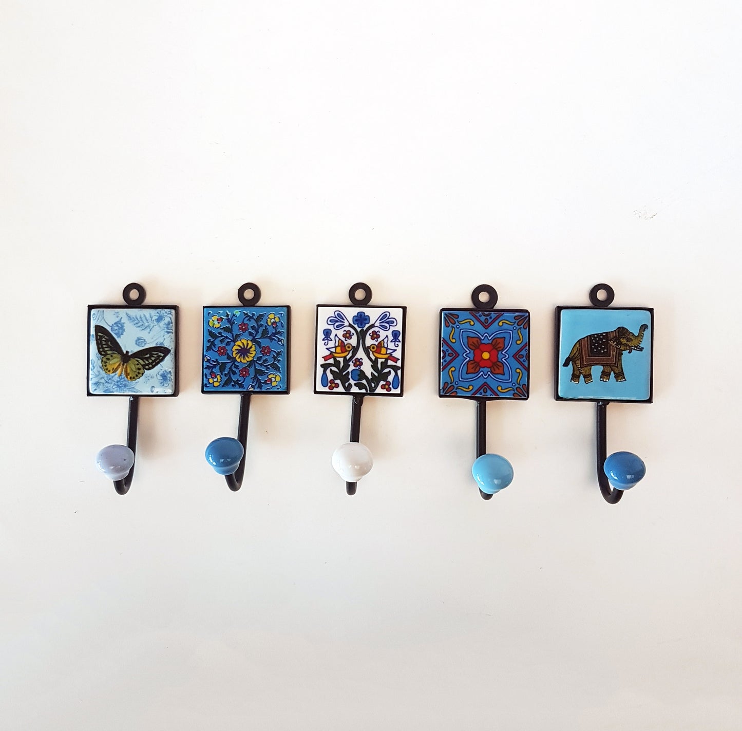Set of 5 Home Décor Wall Hooks in Sky Blue & White