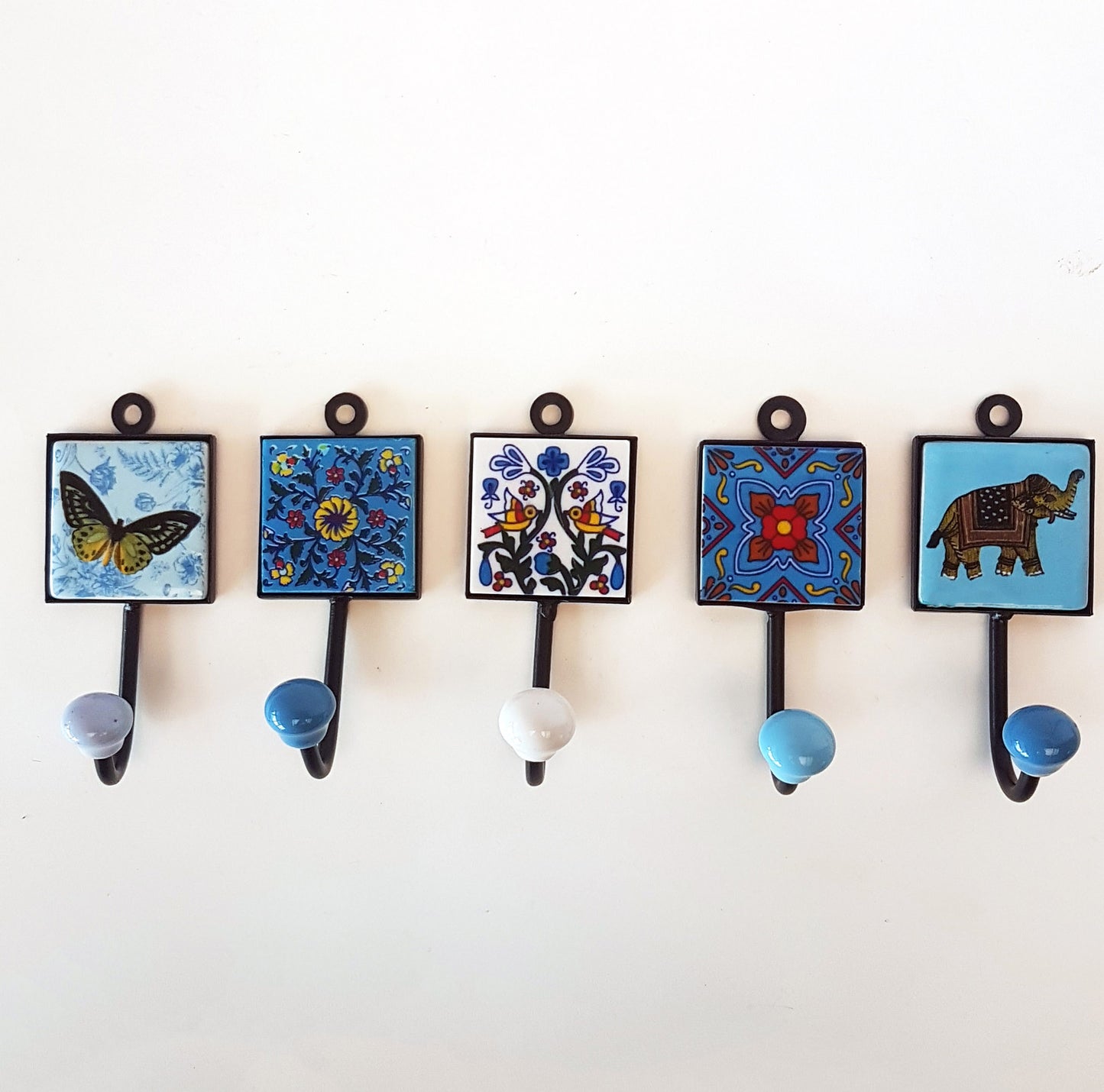 Set of 5 Home Décor Wall Hooks in Sky Blue & White