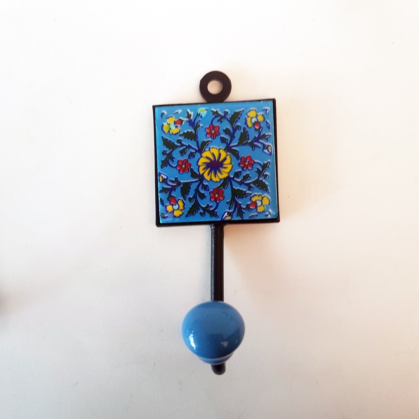 Set of 5 Home Décor Wall Hooks in Sky Blue & White