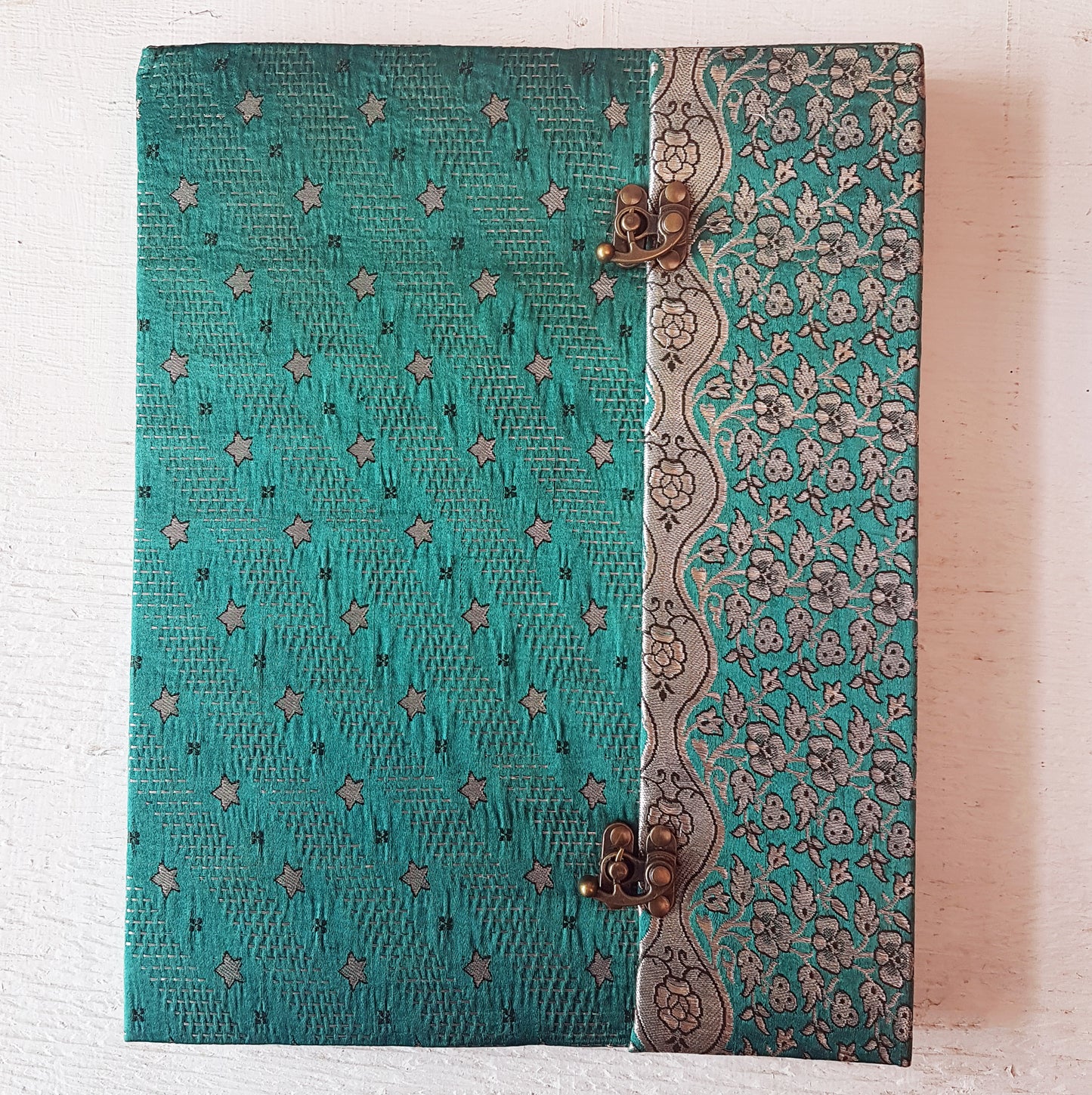 Silk guest book XL for celebrations & receptions.