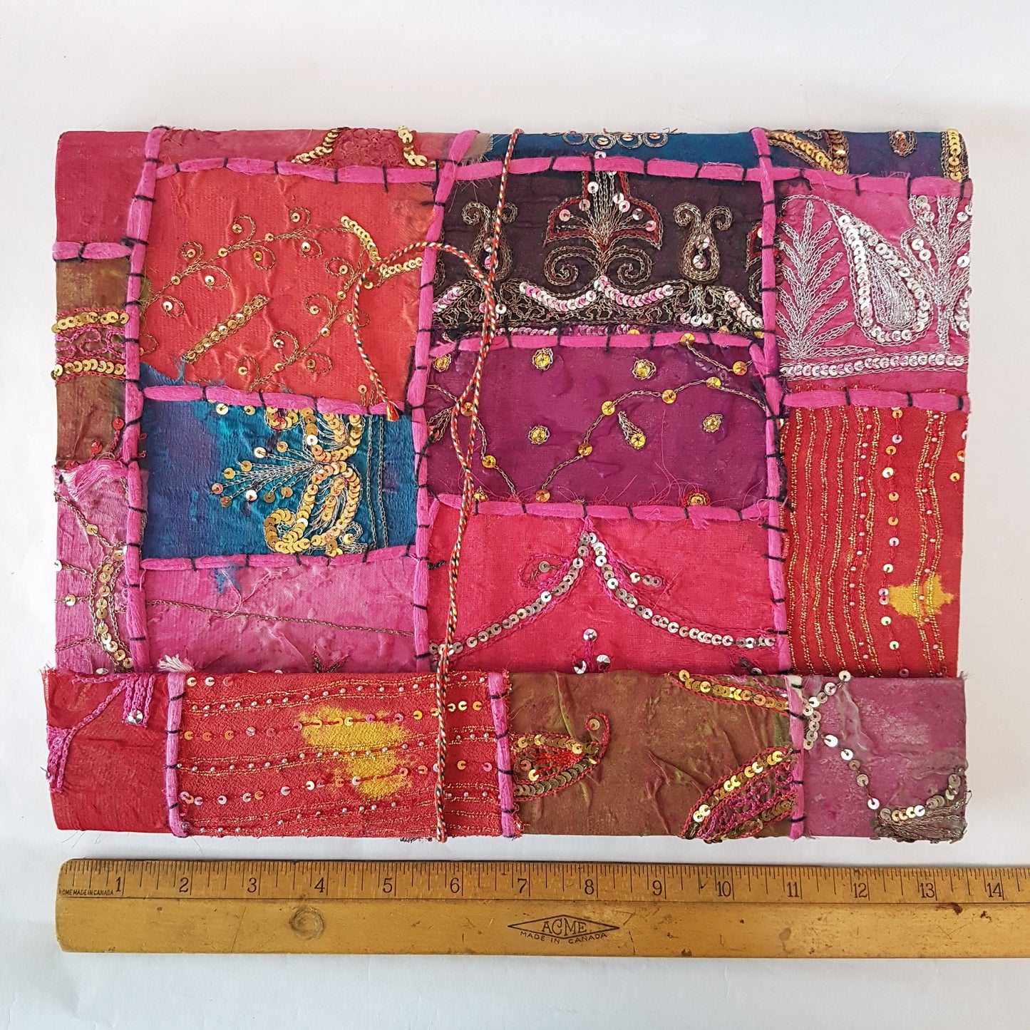 Livre d'or de journal patchwork fuchsia et rouge XL. Couverture rigide reliée en tissu.