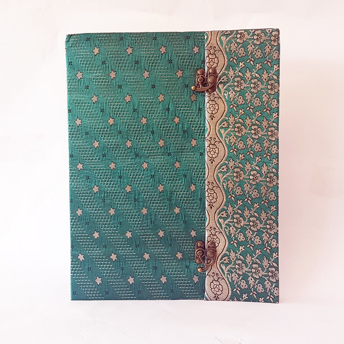 Silk guest book XL for celebrations & receptions.