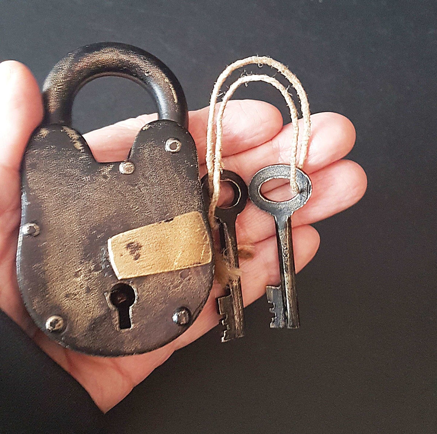 Antique finish bronze metal pad lock. Padlock 3.75 by 2 inches with 2 vintage keys. Unique old world design. Functional lock collectible. - Vintage India Ca