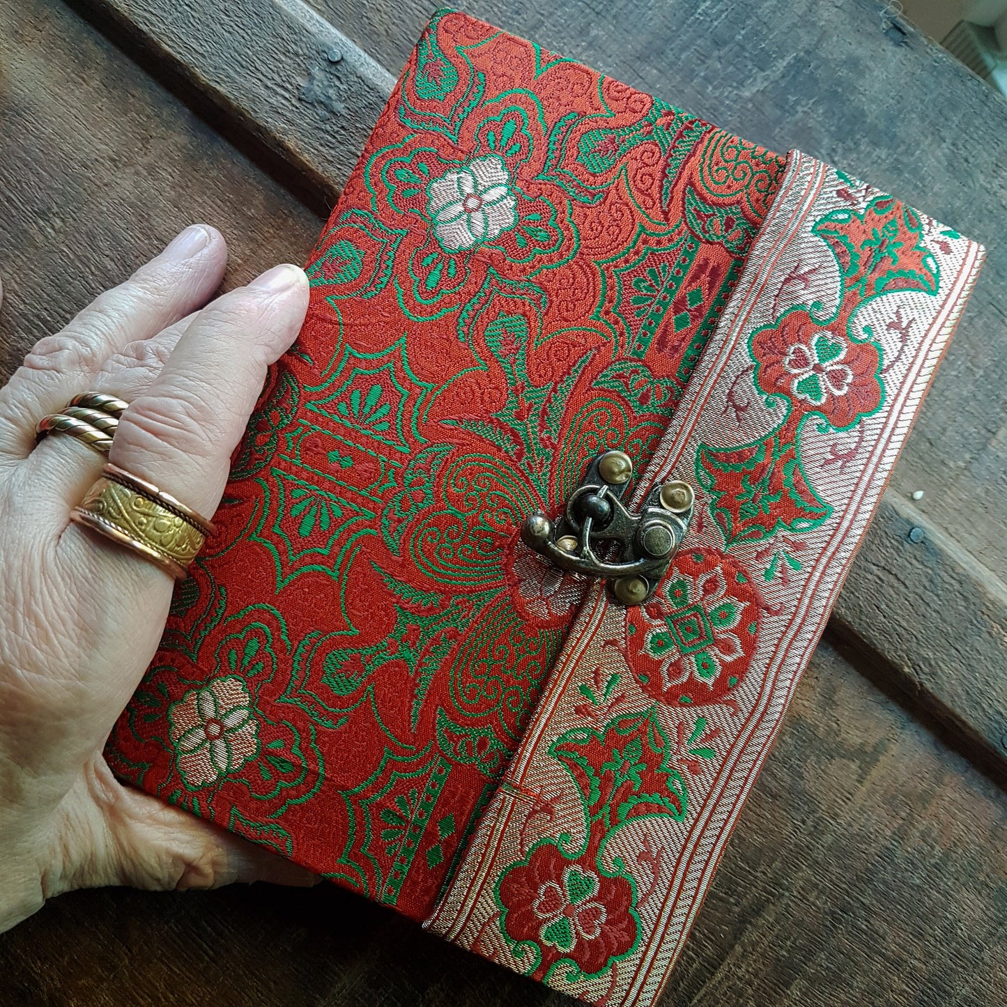 Vintage fabric sketchbook journal 5 by 7 inches. One of a kind blank book with artisan paper pages. Medieval look bronze metal lock closure. - Vintage India Ca