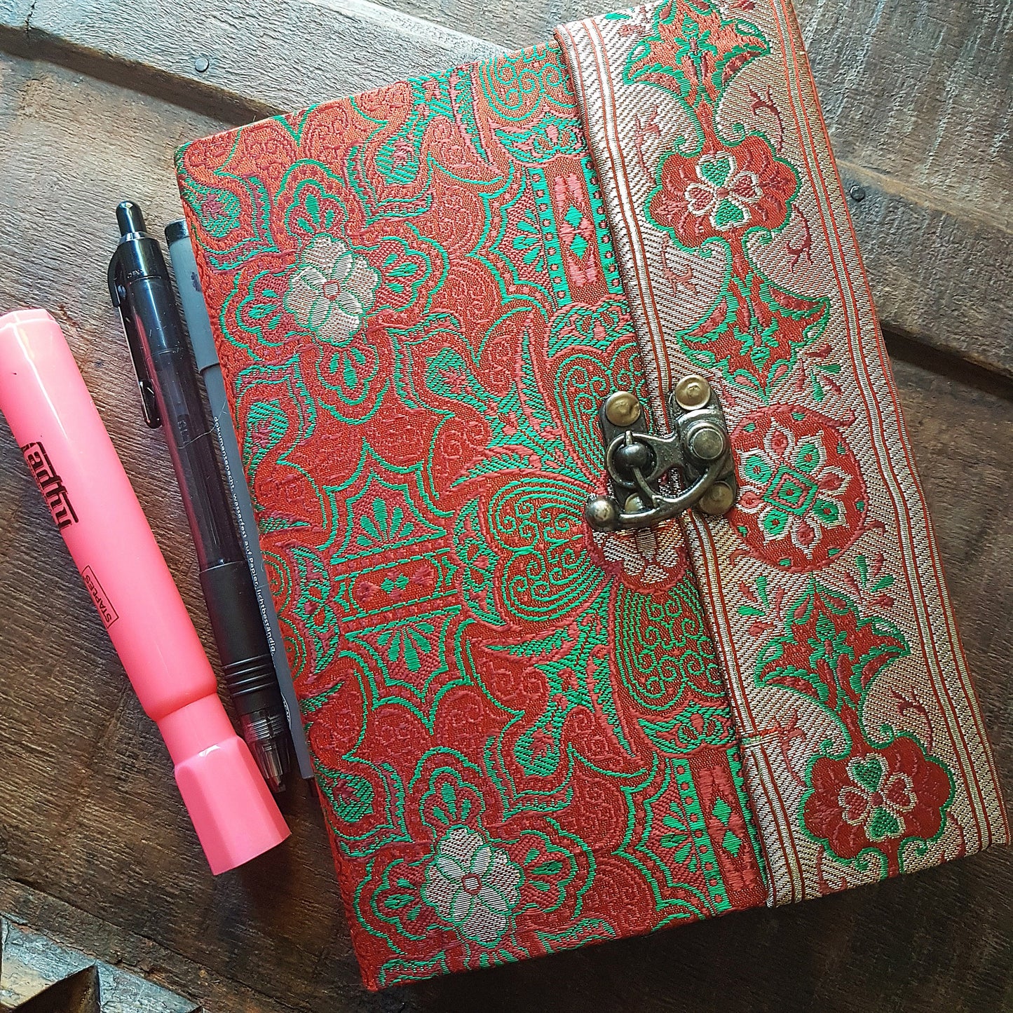 Vintage fabric sketchbook journal 5 by 7 inches. One of a kind blank book with artisan paper pages. Medieval look bronze metal lock closure. - Vintage India Ca