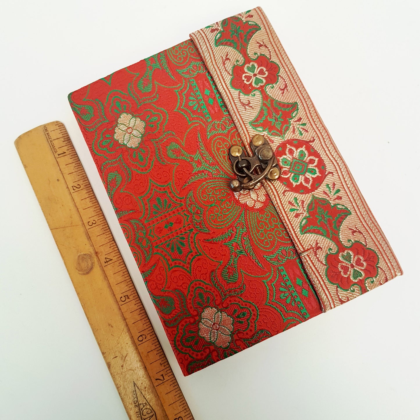 Vintage fabric sketchbook journal 5 by 7 inches. One of a kind blank book with artisan paper pages. Medieval look bronze metal lock closure. - Vintage India Ca