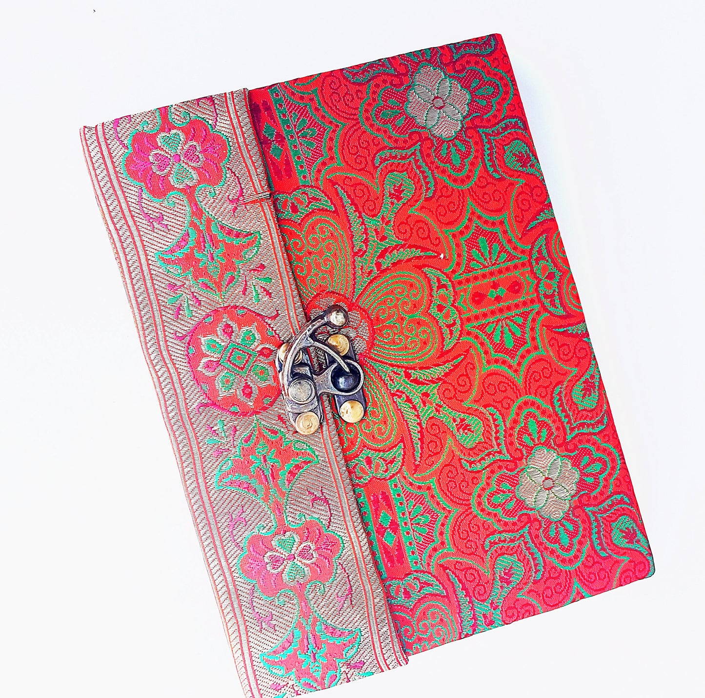 Vintage fabric sketchbook journal 5 by 7 inches. One of a kind blank book with artisan paper pages. Medieval look bronze metal lock closure. - Vintage India Ca