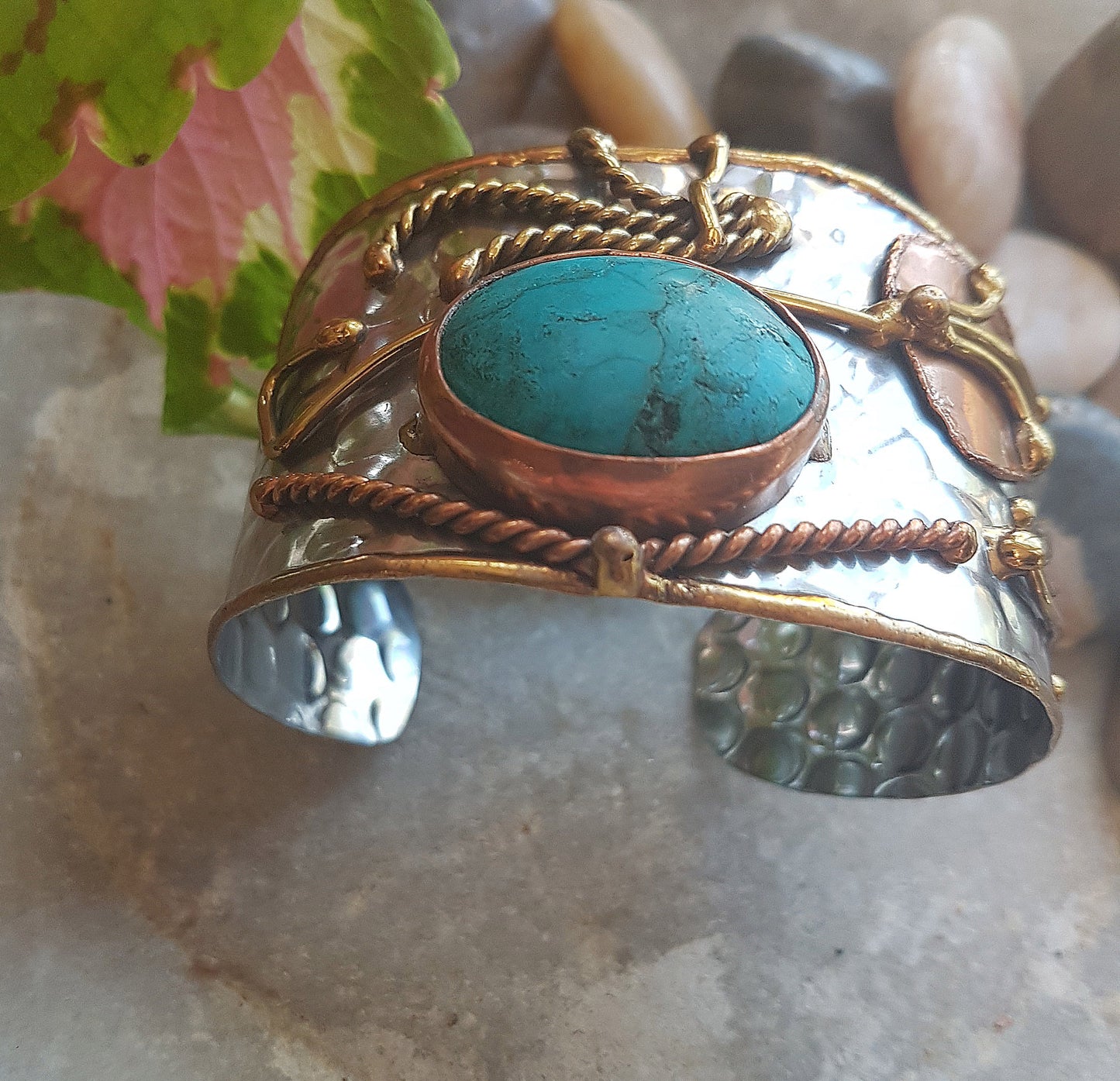 Vintage silver cuff bracelet with a Tibetan turquoise stone. Celtic trimetal medieval handwrought design. Copper & brass on silver metal. - Vintage India Ca