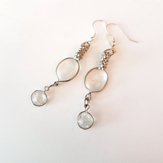 Vintage clear cristal dangle earrings. Antique aesthetic. Delicate and lightweight.