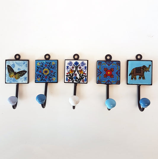 Set of 5 Home Décor Wall Hooks in Sky Blue & White