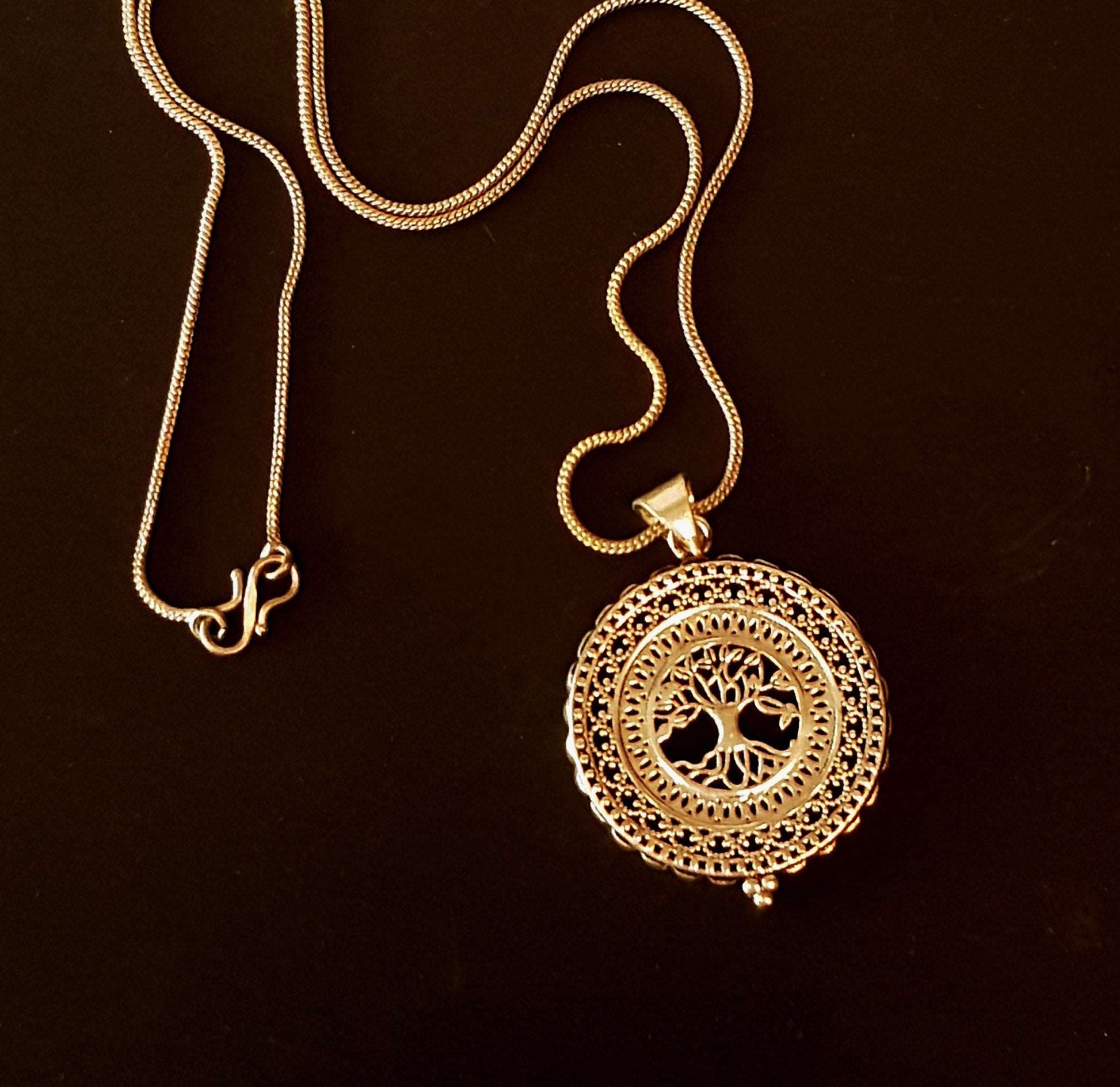 Bronze filigree tree of life pendant. Engraved gold disk shape tree pendant necklace. Gender neutral design. 1.75 inch diameter on chain. - Vintage India Ca