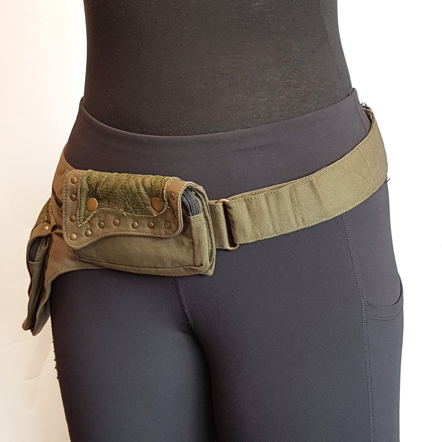 Utility hip belt 5 pocket in army green. Adjusts to 48 inch waist/ hip.