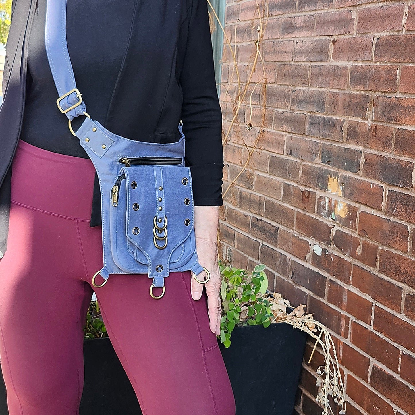 Utility Pocket Hip Belt Adjustable to 48 inches. Removeable Leg Strap.