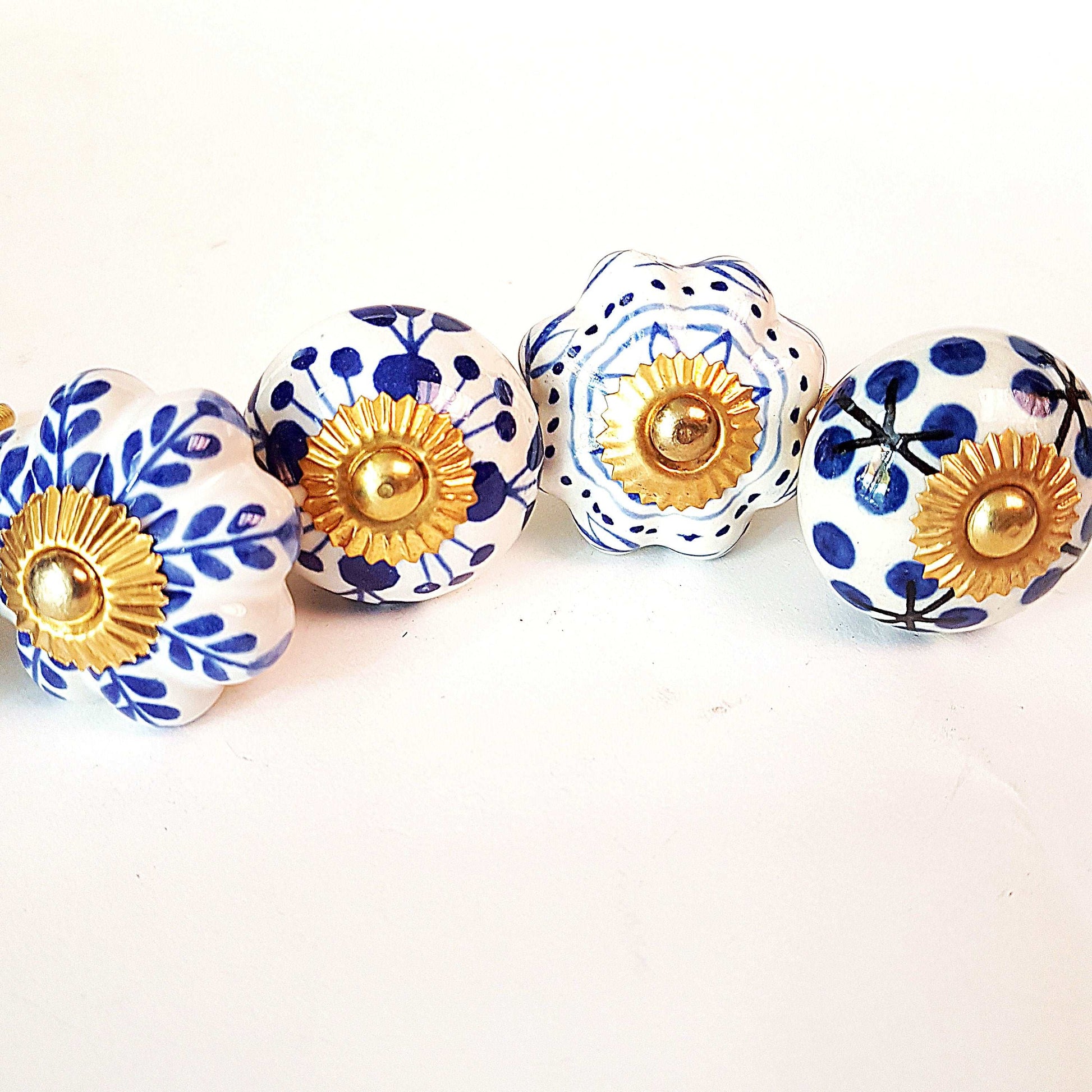 8 Delft blue cupboard knobs, ceramic hand painted, for cabinets, furniture and home decorating. Antique vintage drawer pulls. 1.5 inches. - Vintage India Ca