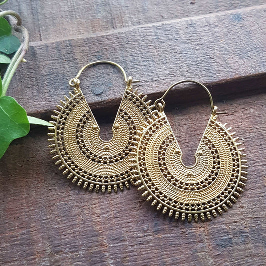 Bronze filigree hanging disc earrings. Solid hoop tribal look earrings with an intricate geometric desgn. Also available in antique silver. - Vintage India Ca