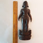 Statue bommai tribale vintage de l'Inde en bois d'ébène noir. Énergie féminine de Shakti. Le pouvoir des femmes. Objet de collection rare de 11 pouces de haut sur 4 pouces de large.