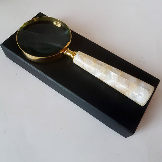 Vintage magnifying glass hand lens in antique brass design. Old world charm. Read small print easily, use for home & hobby. Photos stamps.