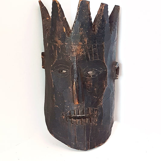 Masque de danse rituel tibétain vintage Bon Shaman. Sculpté à la main dans du bois de 12 x 7 pouces. Objet de collection rare acquis au Népal il y a 30 ans.