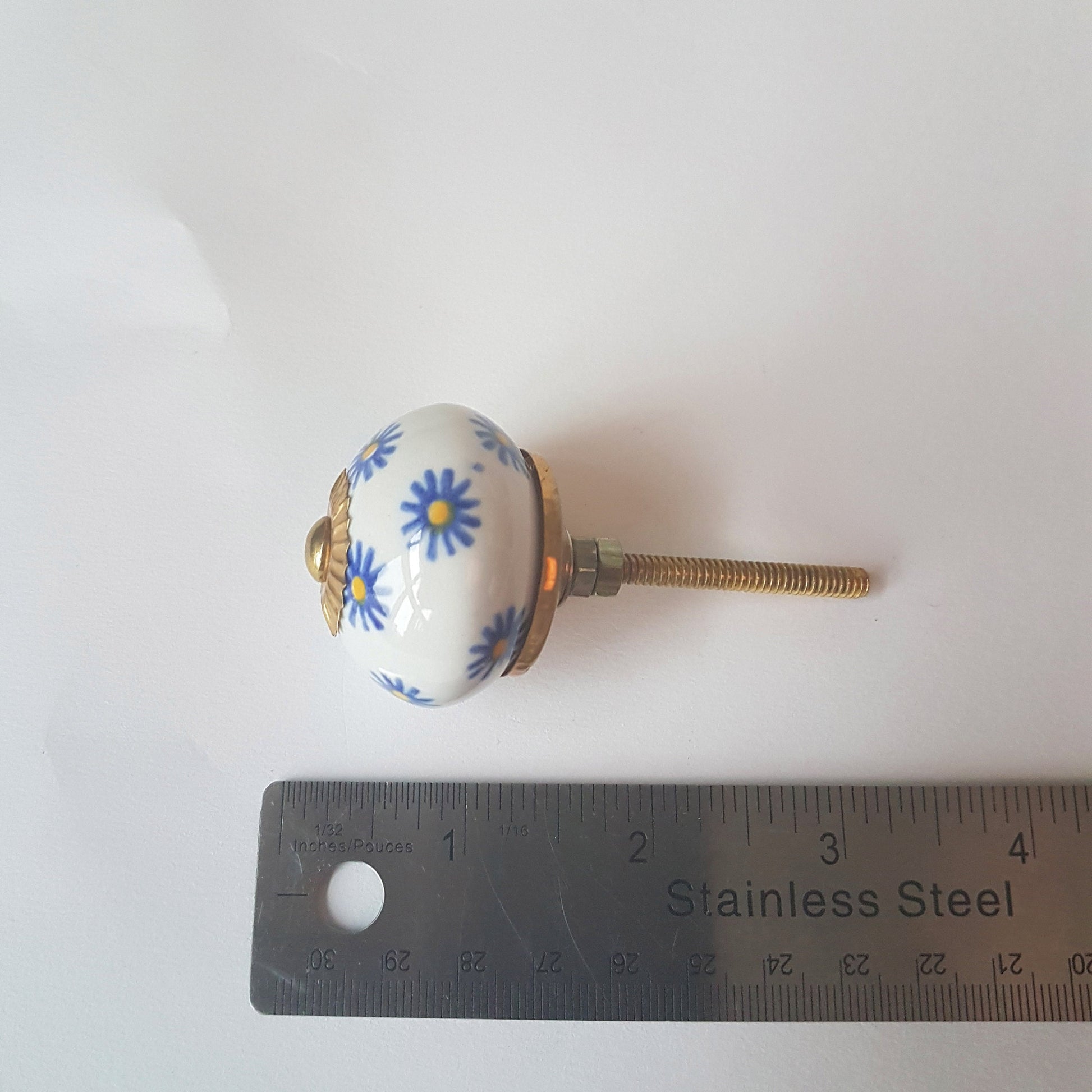 Set of 18 Delft blue cupboard knobs, ceramic hand painted, for cabinets, furniture and home decorating. 18 piece set of knob/drawer pulls. - Vintage India Ca
