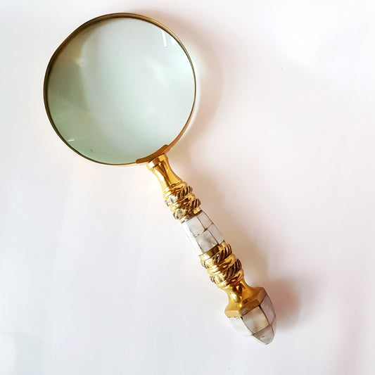 Vintage magnifying glass hand lens in antique brass design. Old world charm. Read small print easily, use for home & hobby. Photos stamps. - Vintage India Ca
