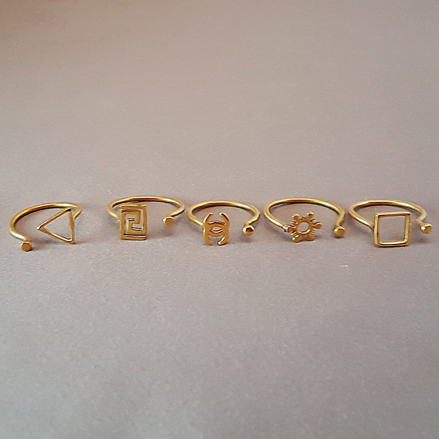 Set of 5 rings. Bronze minimalist in adjustable sizes Celtic design. Sun moon square triangle maze. Wear on thumb & all fingers, knuckles. - Vintage India Ca