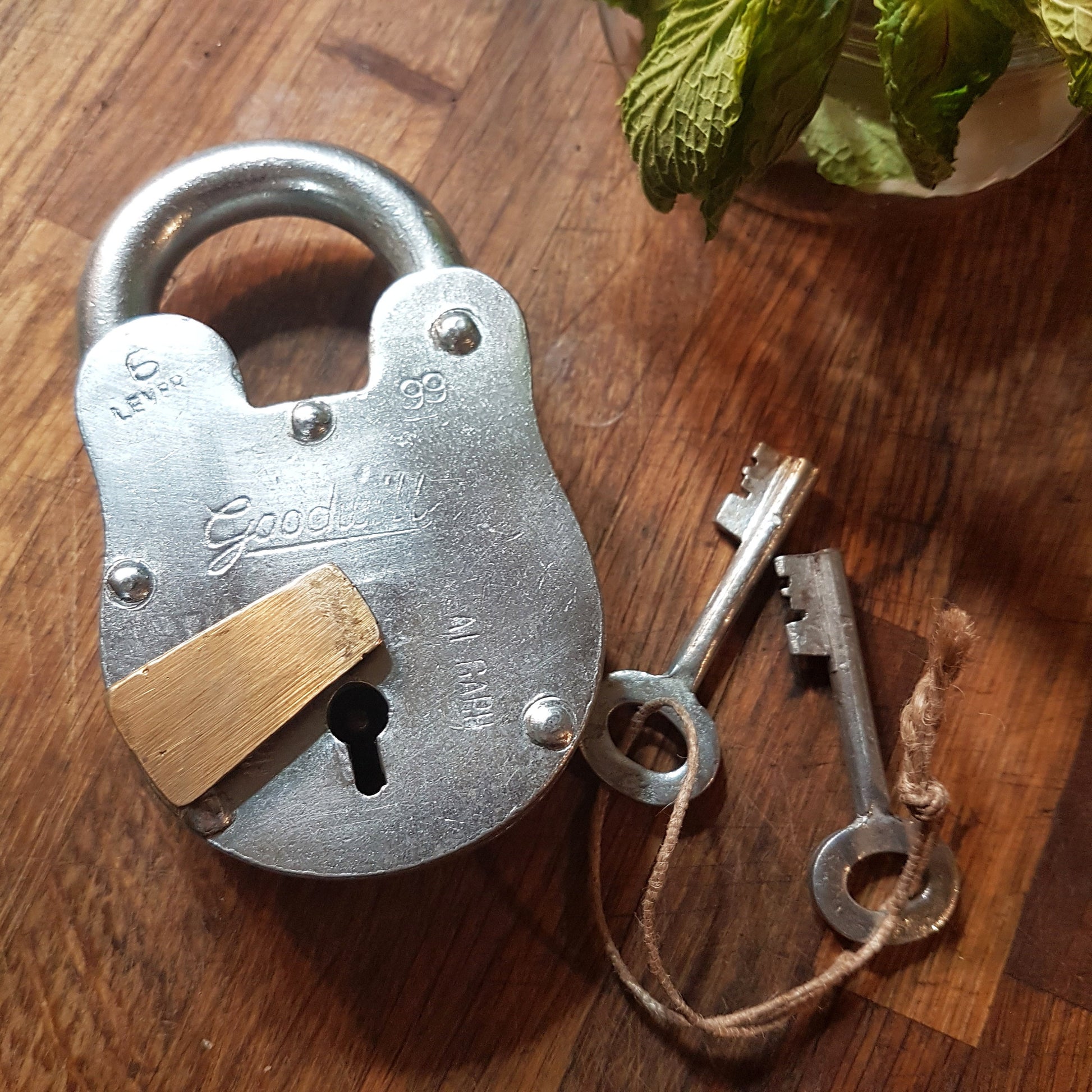 Heavy steel padlock 4.5 x 2.5 inches with 2 keys. Vintage silver polished finish. Antique nautical design. Multi purpose locking device. - Vintage India Ca