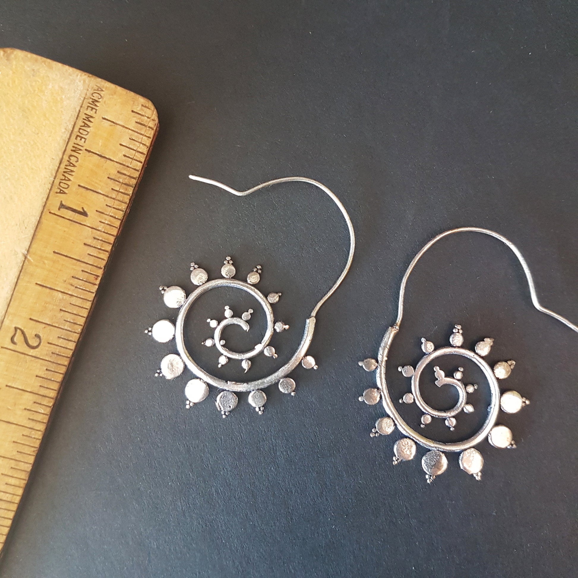 Silver threader earrings in open hoop spiral design. Delicate paisley leaf style. Sophisticated boho look. Silver plated finish. Light wt. - Vintage India Ca