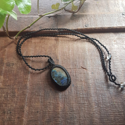 Gender neutral design labradorite pendant necklace. Hangs on a 20 inch black woven corkscrew knot cord. Adjustable length. Unisex jewelry. - Vintage India Ca
