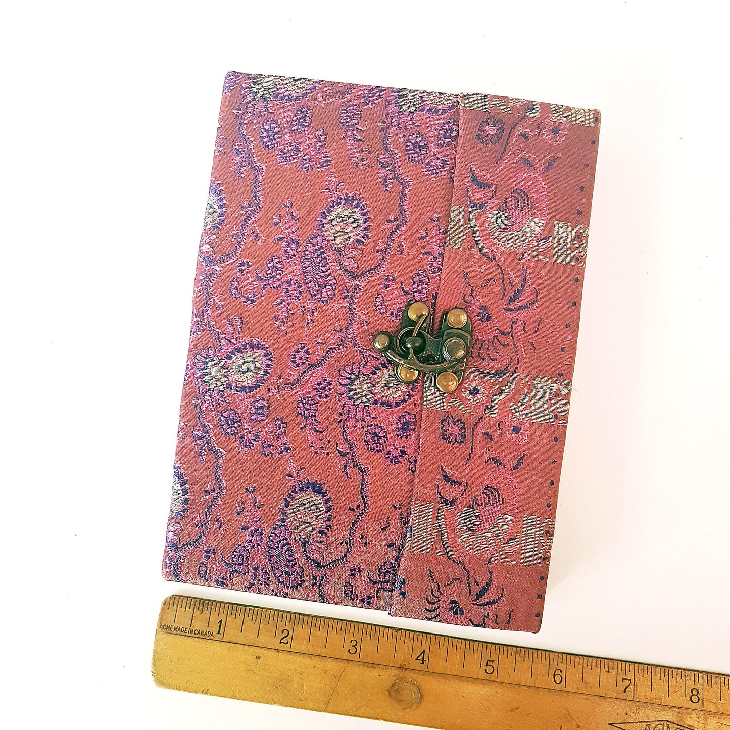 Vintage fabric sketchbook journal 5 by 7 inches. One of a kind blank book with artisan paper pages. Medieval look bronze metal lock closure. - Vintage India Ca